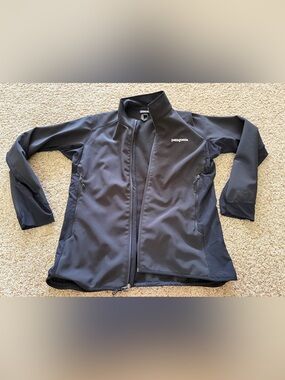 Patagonia Men’s PolarTec Windbloc Jacket in Black